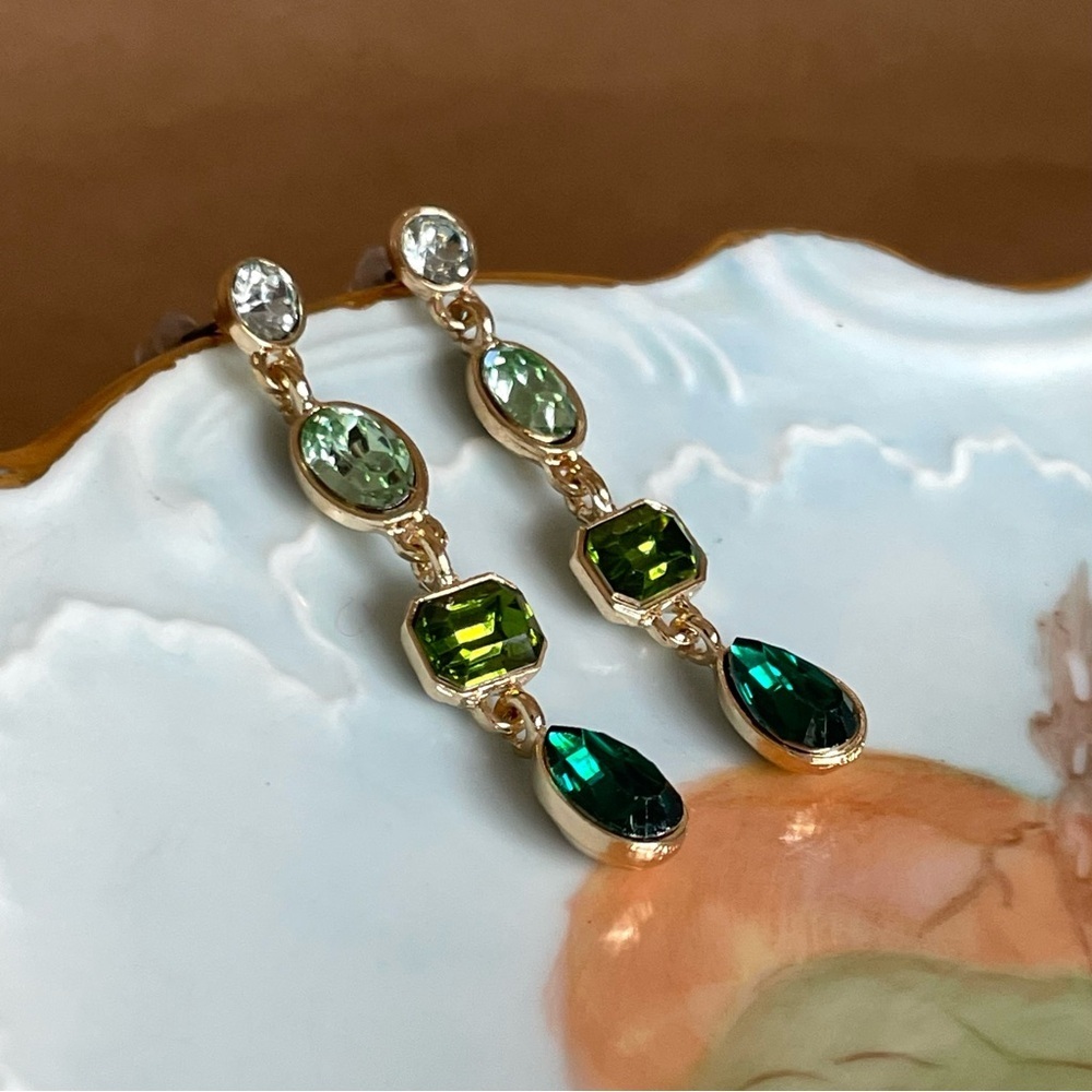 ✨Anthropologie Loughlyn Earrings - Picture 5 of 7